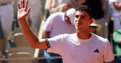 Batacazo histórico en Roland Garros: Juan Manuel Cerúndolo eliminó al número 1 del mundo, Jannik Sinner